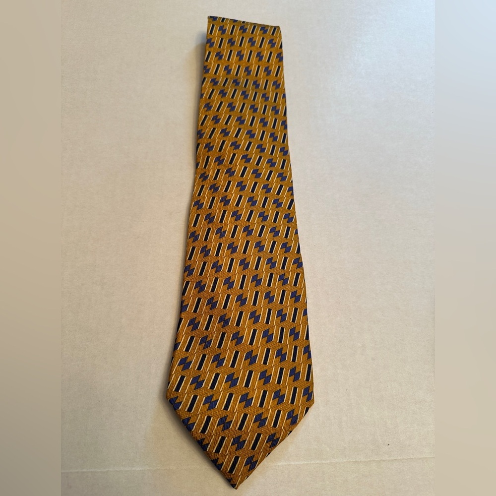 Geoffrey Beene Gold Navy Blue 100% Silk Necktie Geometric Made In USA